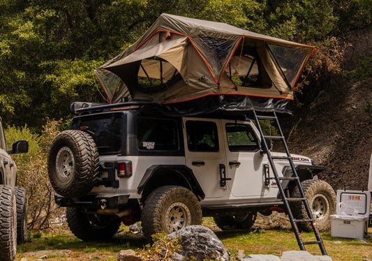 Tuff Stuff Trailhead Pro roof top tent - image 1